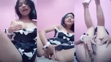 Asisten Rumah Tangga Asyik Colmek Di Dapur Sepi poster