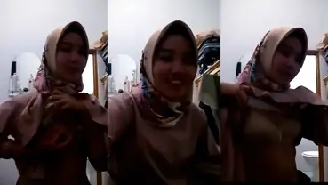 Skandal Guru Berhijab Main Liar Di Kelas poster